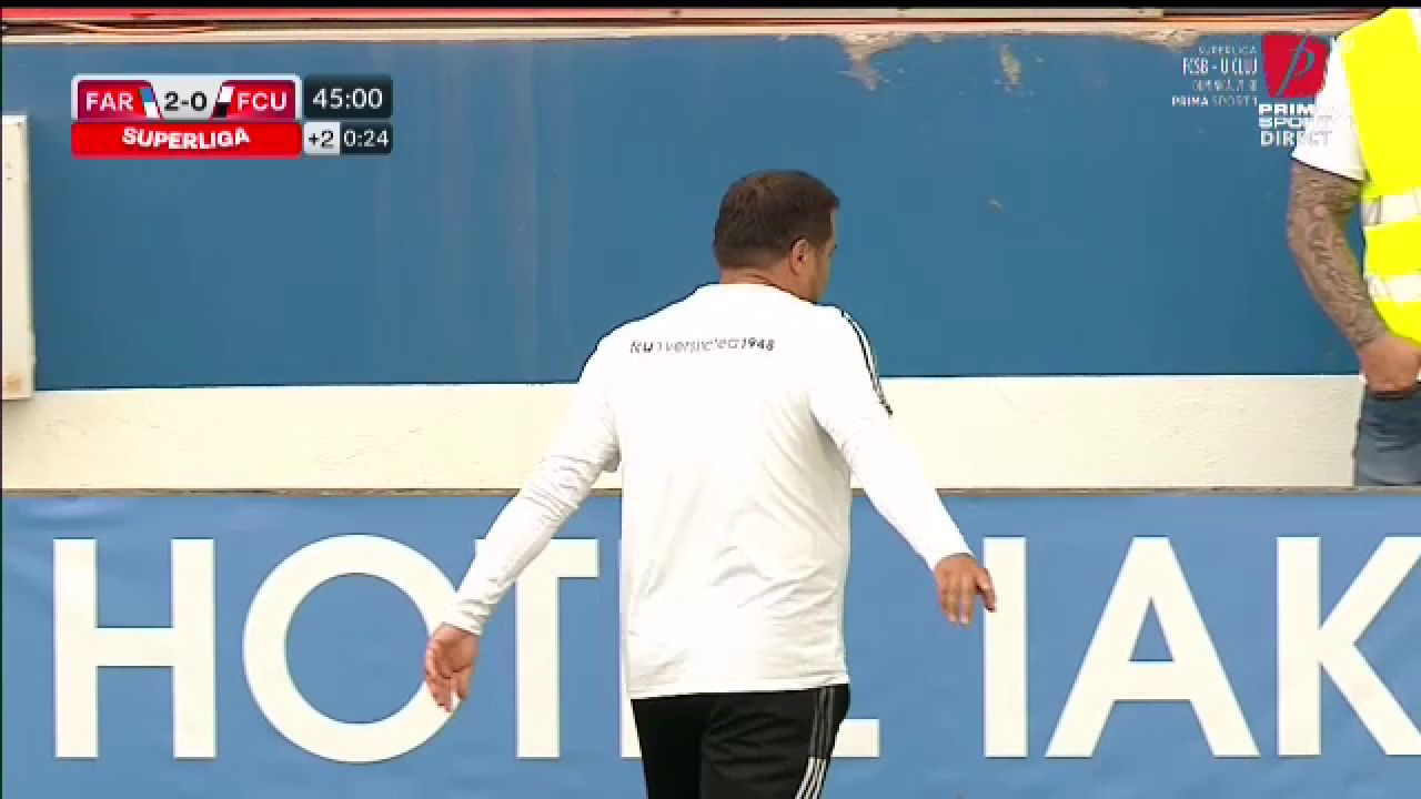 O nouă echipă, aceleași obiceiuri! Marius Croitoru, eliminat după 45 de minute pe banca celor de la FCU Craiova_9
