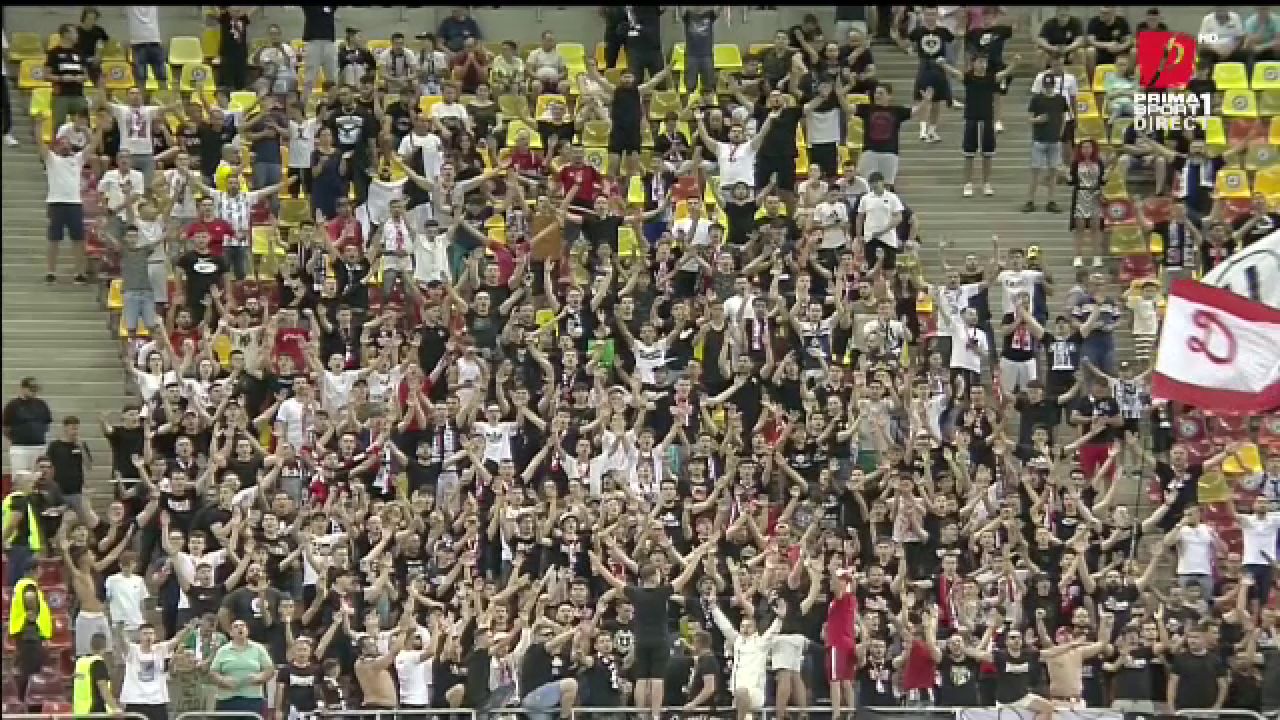 Fanii lui Dinamo, prezenți la meciul dintre FCSB și Universitatea Cluj! _2