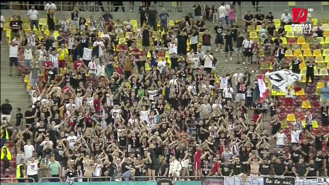 Fanii lui Dinamo, prezenți la meciul dintre FCSB și Universitatea Cluj! _3
