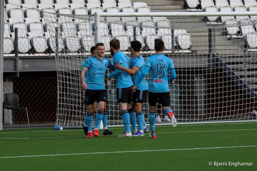 SPECIAL I Tatăl de 48 de ani și fiul de 20 de ani joacă amândoi în Conference League: unul poate da de FCSB!_5