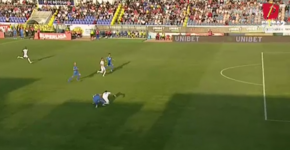 Placaj ca la rugby în fotbal! Fotbalistul de la Chindia a văzut cartonașul roșu direct_5