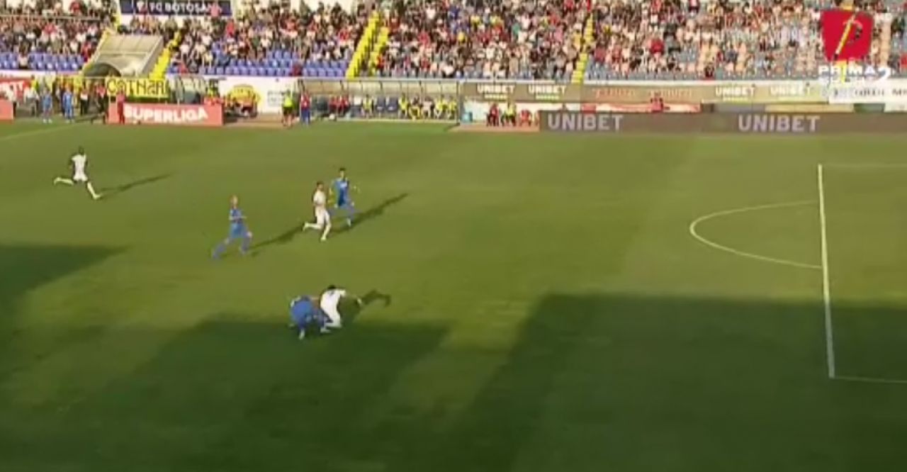 Placaj ca la rugby în fotbal! Fotbalistul de la Chindia a văzut cartonașul roșu direct_5