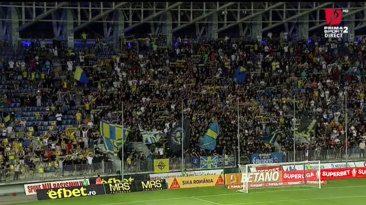 Atmosferă superbă la revenirea Petrolului în Liga 1! Fanii au luat cu asalt ”OZN-ul” din Ploiești_1