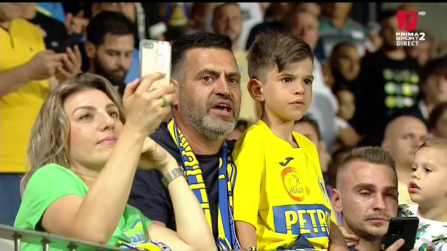 Atmosferă superbă la revenirea Petrolului în Liga 1! Fanii au luat cu asalt ”OZN-ul” din Ploiești_9