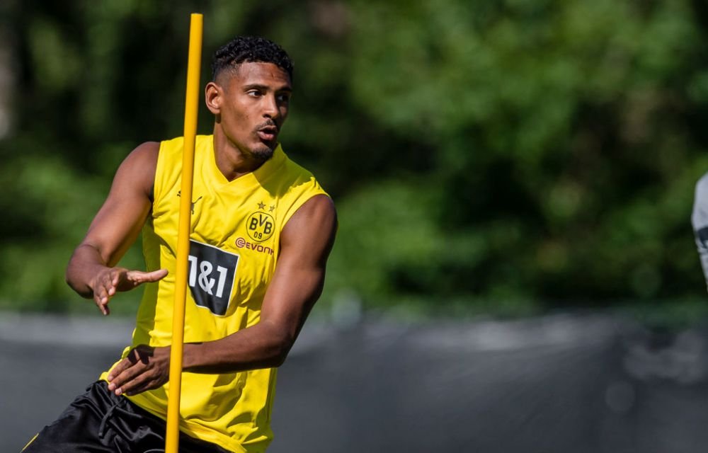 Starul transferat de Dortmund în această vară a fost diagnosticat cu cancer testicular, după ce a acuzat stări de rău la antrenamente_5