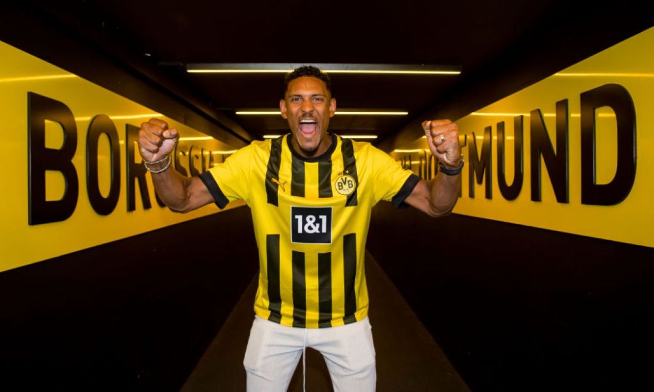 Starul transferat de Dortmund în această vară a fost diagnosticat cu cancer testicular, după ce a acuzat stări de rău la antrenamente_7