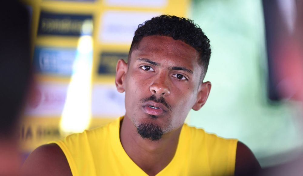 Prima reacție a lui Sebastian Haller, atacantul Borussiei Dortmund, după ce a fost diagnosticat cu cancer