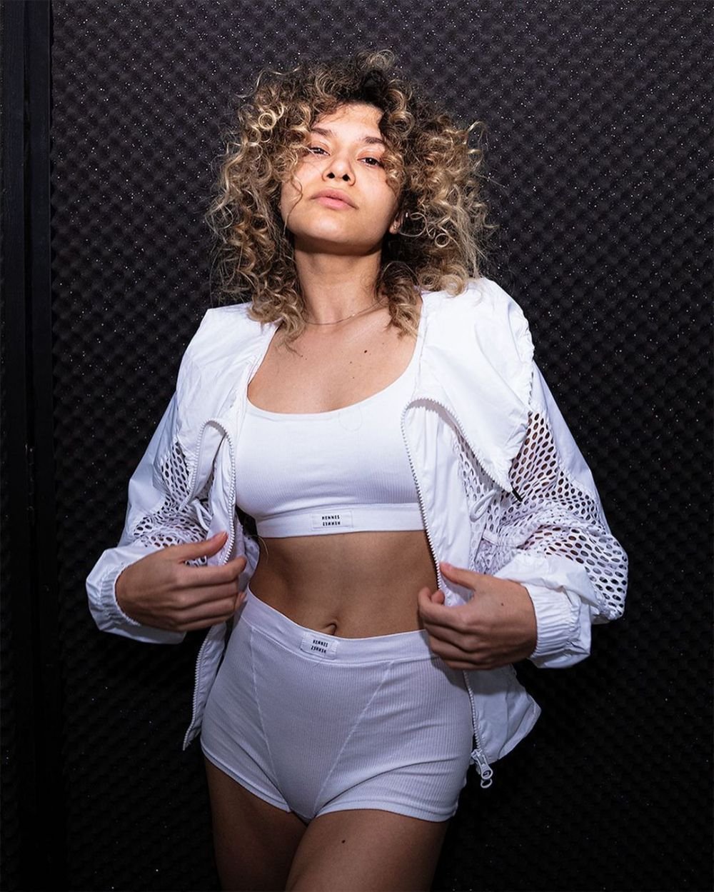 Diana Bulimar, imagini topless de la plajă! Fosta gimnastă a renunțat la inhibiții: imagini incendiare_46