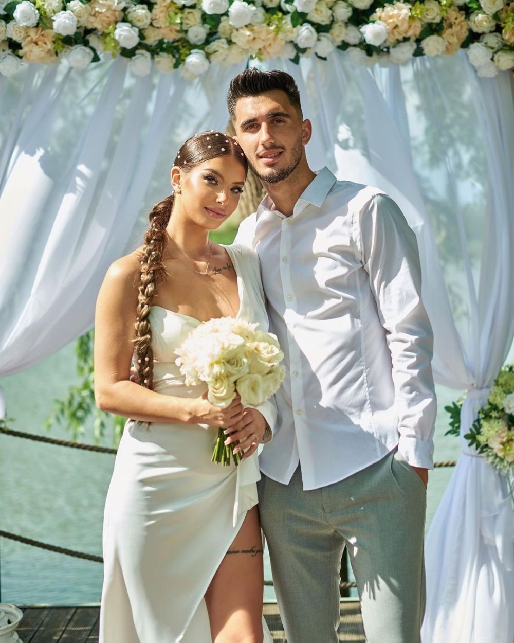 Andrei Ivan și Anda Butuc vor deveni părinți. Atacantul de la Universitatea Craiova a făcut anunțul într-un mod inedit_8