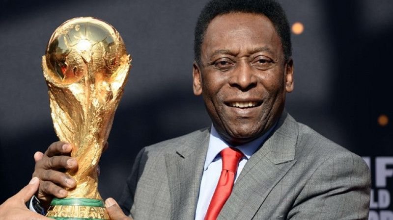 Top 10 cei mai bogați fotbaliști și foști fotbaliști. 10. Eden Hazard, 9. Pele, 8. Totti_12