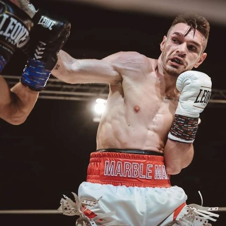 Fotbalistul român de la Fiorentina devenit boxer profesionist și campion național în Italia: ”Ăsta e numai începutul!”_4