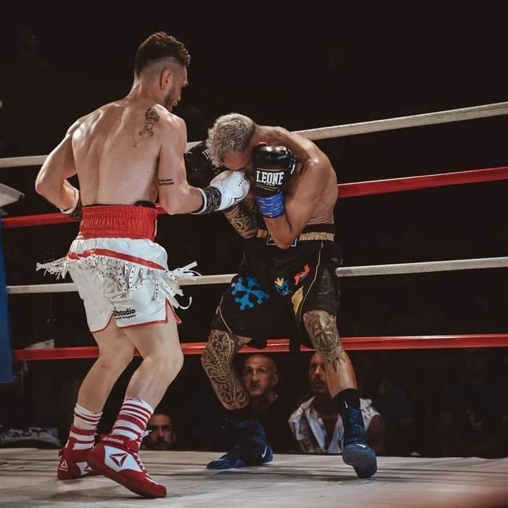 Fotbalistul român de la Fiorentina devenit boxer profesionist și campion național în Italia: ”Ăsta e numai începutul!”_12