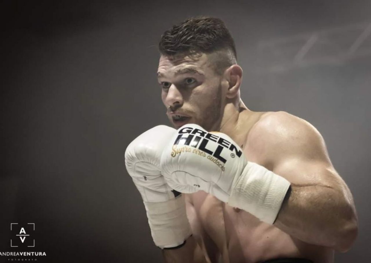 Fotbalistul român de la Fiorentina devenit boxer profesionist și campion național în Italia: ”Ăsta e numai începutul!”_17