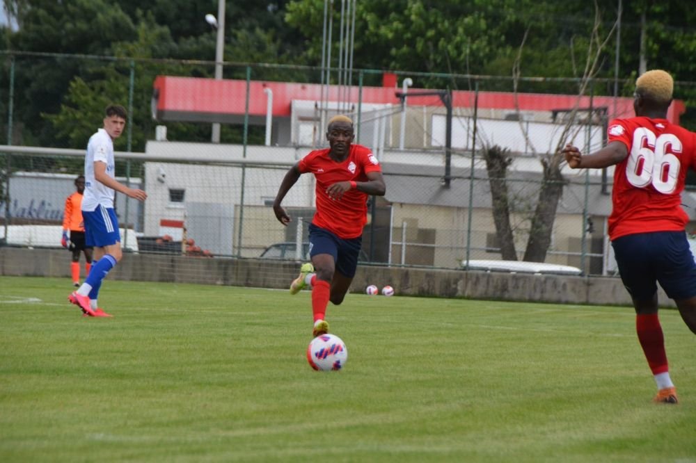 Echipa din Super Liga care a transferat 13 africani în această vară, depunctată de Federație pentru blaturi!_21