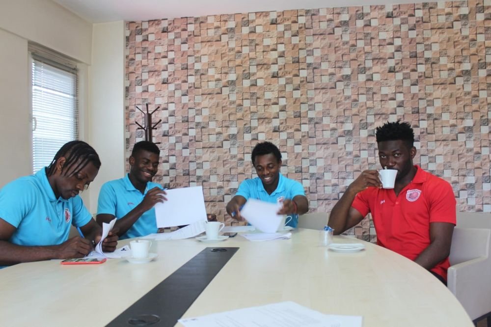 Echipa din Super Liga care a transferat 13 africani în această vară, depunctată de Federație pentru blaturi!_31