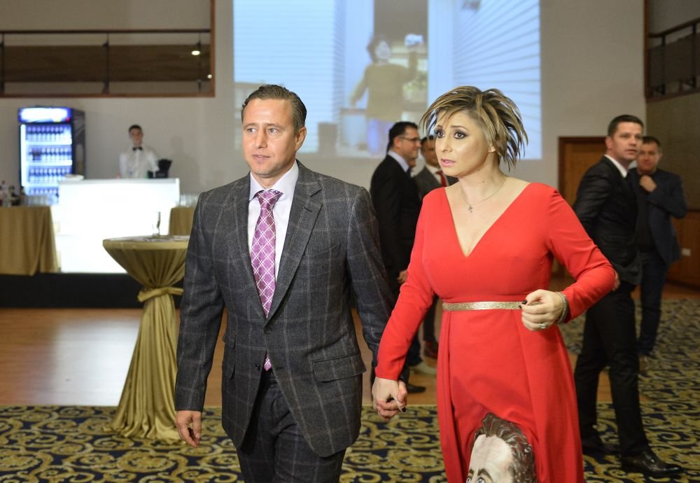 Anamaria Prodan așteaptă banii de la Laurențiu Reghecampf: „Are să îmi dea 50.000 de euro!” Cât trebuie să plătească antrenorul lunar _14