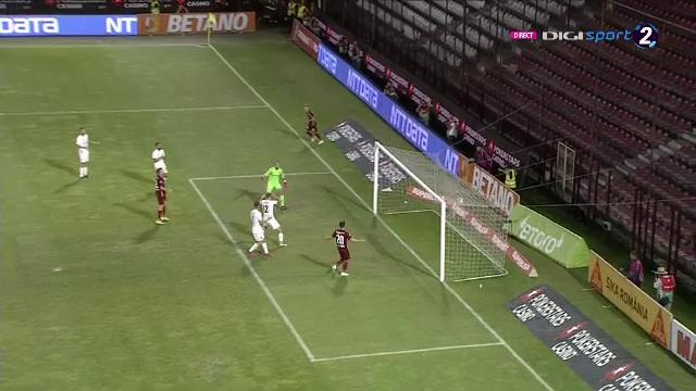 Românul de la Inter D'Escaldes și-a dat un autogol inexplicabil în meciul cu CFR Cluj_11