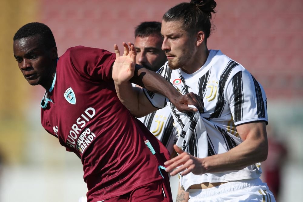 Radu Drăgușin și-a luat gândul de la Juventus! Ce a declarat în presa italiană fundașul împrumutat în Serie B_11