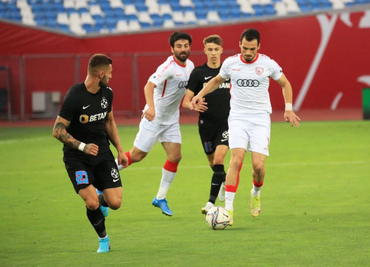 A venit explicația pentru eșecul FCSB-ului cu Saburtalo! De ce au pierdut, de fapt, „roș-albaștrii” meciul_13