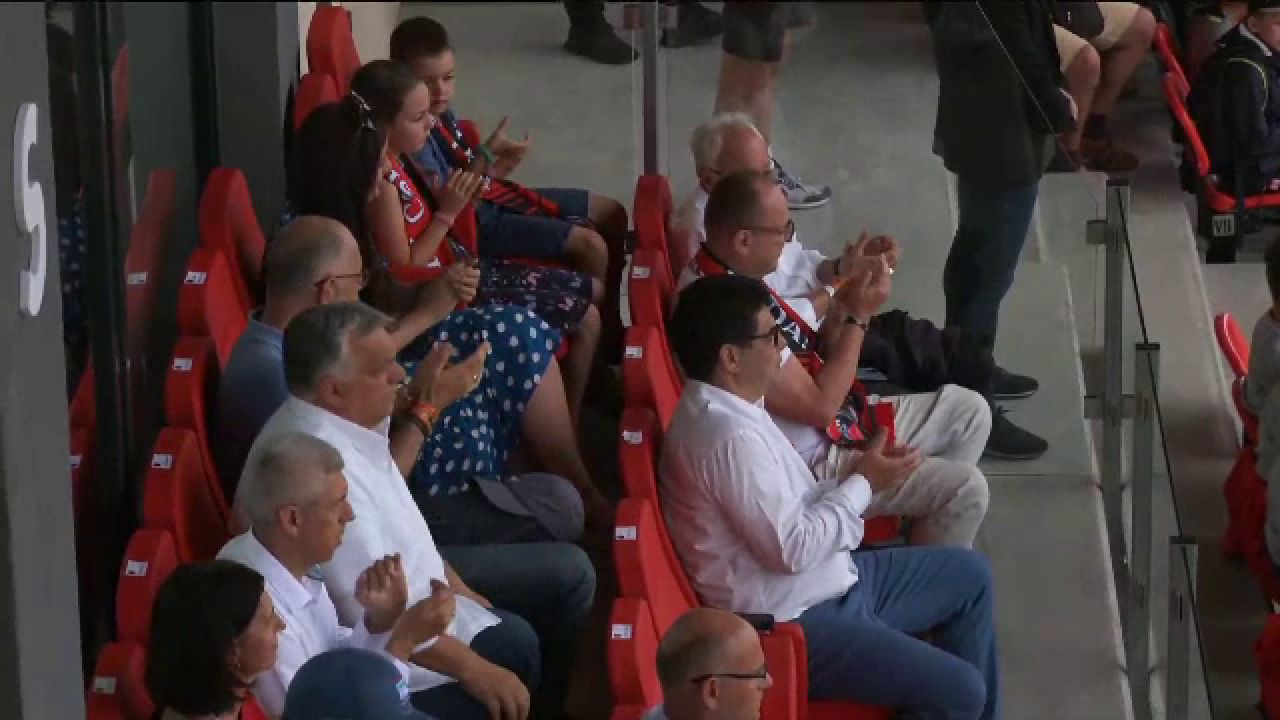 Steagul și imnul Ținutului Secuiesc, la inaugurarea stadionului din Miercurea Ciuc. Viktor Orban și Eduard Novak au fost prezenți_4