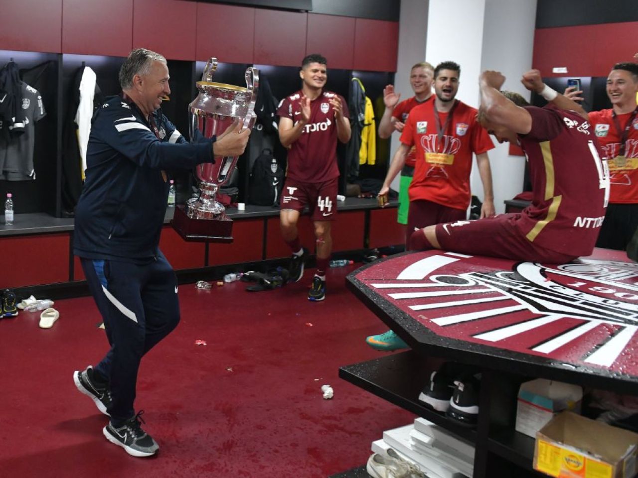 FCU Craiova - CFR Cluj | Dan Petrescu a răbufnit la conferința de presă. „Sunt luat la mișto”. Anunțul antrenorului_3