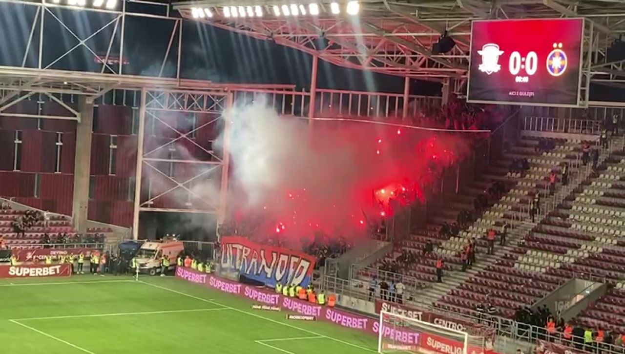 Rapid - FCSB, întrerupt de ambele galerii! Atmosferă incendiară în Giulești: bannerele afișate_5