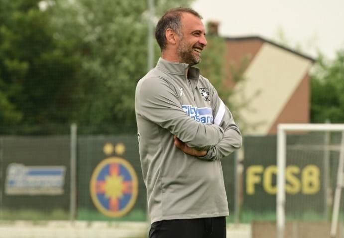 Top cei mai slabi antrenori din istoria FCSB-ului. Cine e tehnicianul cu cele mai puține puncte obținute_12