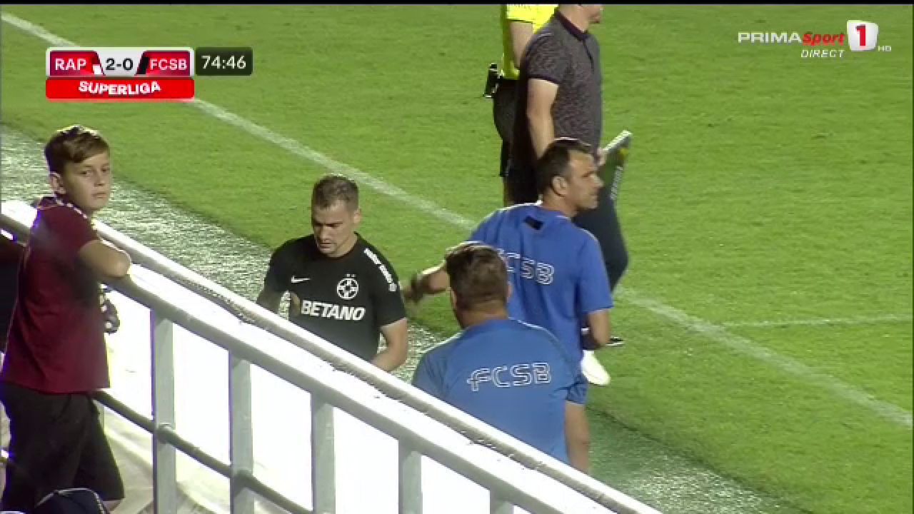Care este situația lui Darius Olaru. Fotbalistul vicecampioanei a ieșit accidentat de pe teren în meciul cu Rapid_1