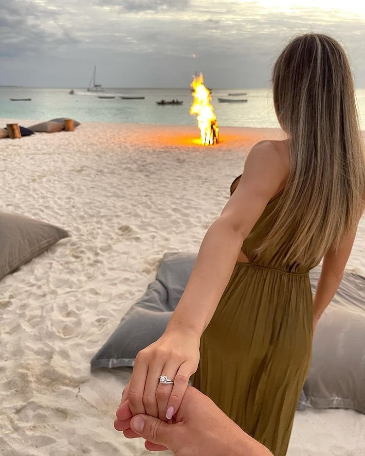 O găsești doar în Zanzibar și la Punta Cana. Partenera lui Florin Tănase, zeița locațiilor exuberante_18