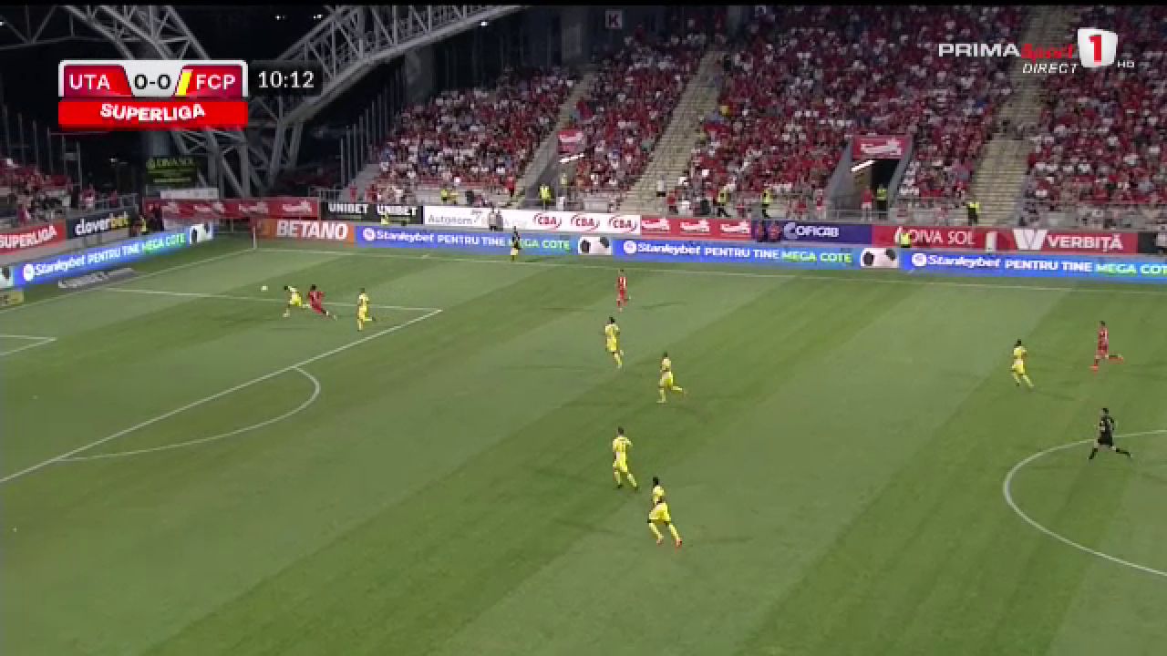 Gafă de proporții a lui Raul Avram în UTA - Petrolul! Miculescu, necruțător. VAR-ul nu a intervenit_1