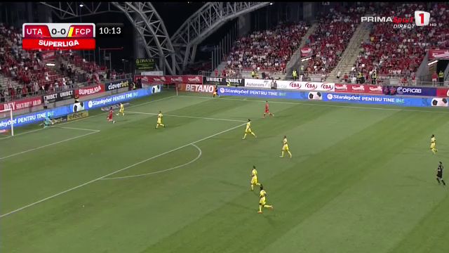 Gafă de proporții a lui Raul Avram în UTA - Petrolul! Miculescu, necruțător. VAR-ul nu a intervenit_2