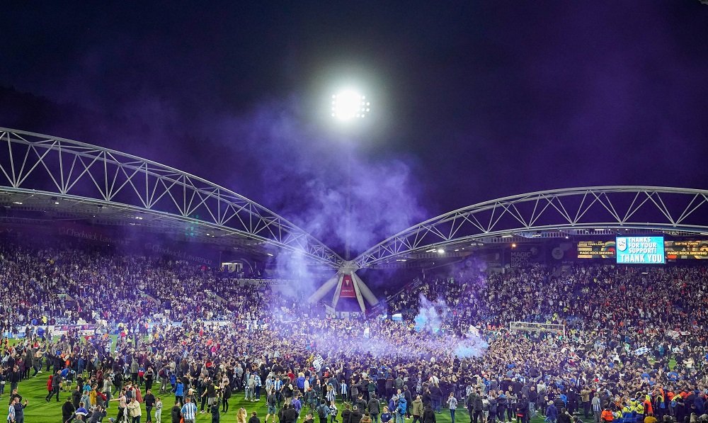 Situație incredibilă &icirc;n Anglia! Campionatul &icirc;ncepe &icirc;n august, dar cluburile se pl&acirc;ng că n-au tricouri
