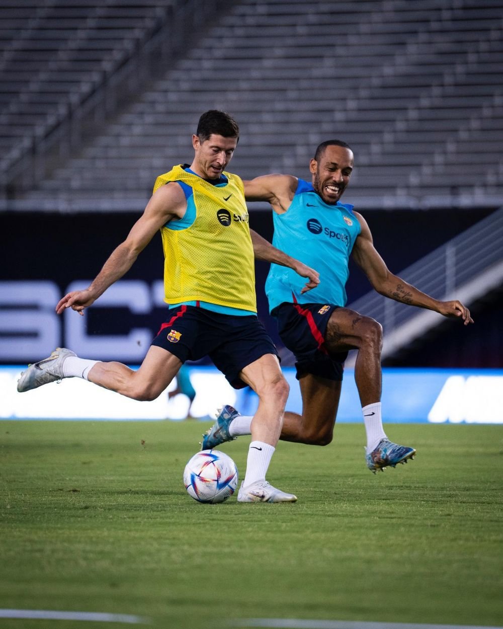 Ce a declarat Xavi despre fostul său adversar și actual elev Robert Lewandowski după debutul acestuia la FC Barcelona_7