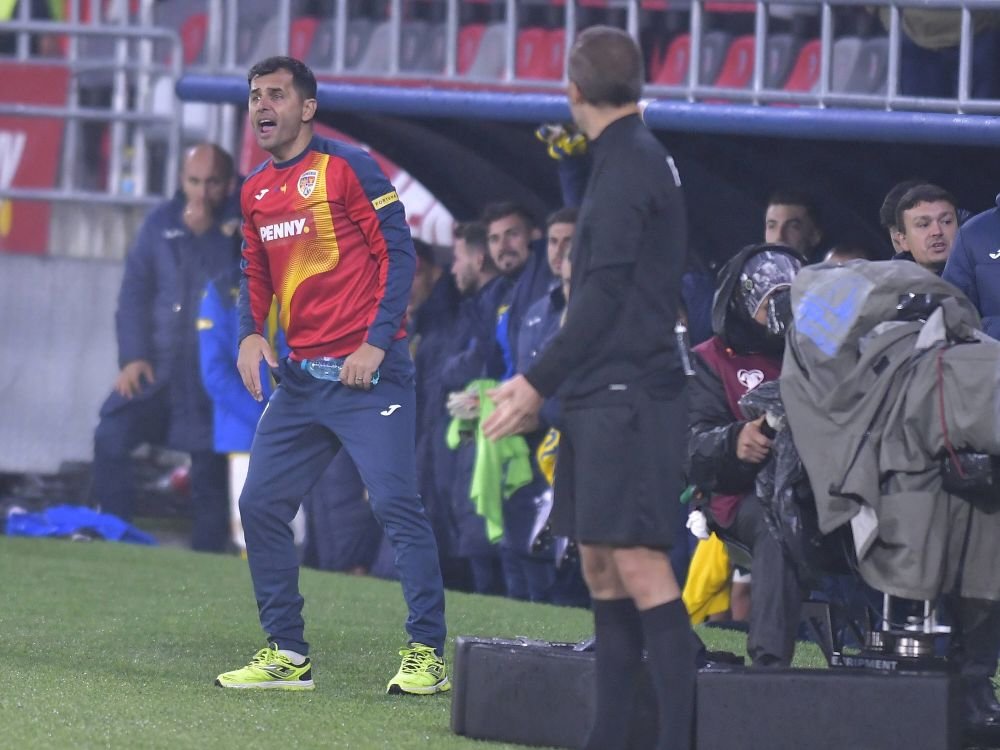 Rețeta antrenorului la FCSB explicată de Vivi Răchită. „Să fii cuminte și să prezinți unghiile la control pe batistuță”_12