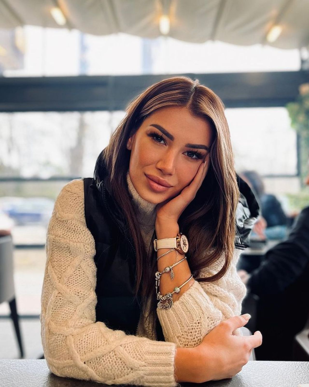 Partenera lui Dragoș Nedelcu nu are concurență! Iubita fotbalistului își pune zilnic urmăritorii pe jar_52
