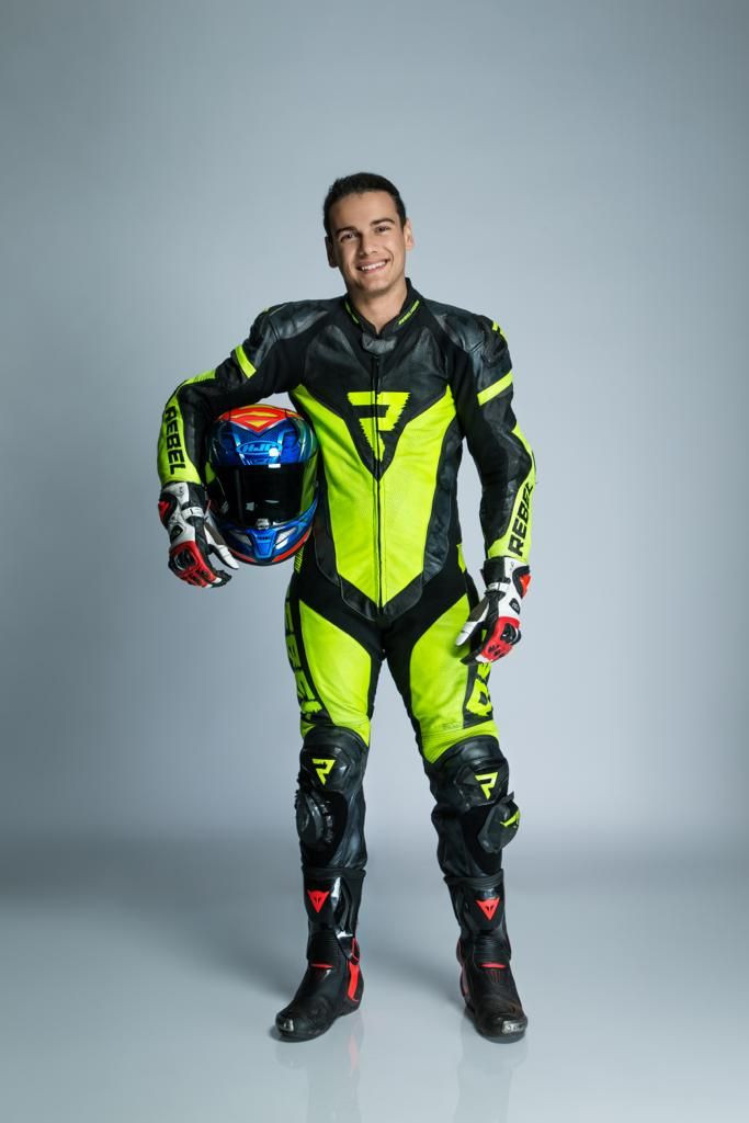 Povestea lui Vlad Chivu, campion național la motociclism. &bdquo;M&acirc;na mea se ținea doar &icirc;n fiare! Cum a trecut peste teribilul accident