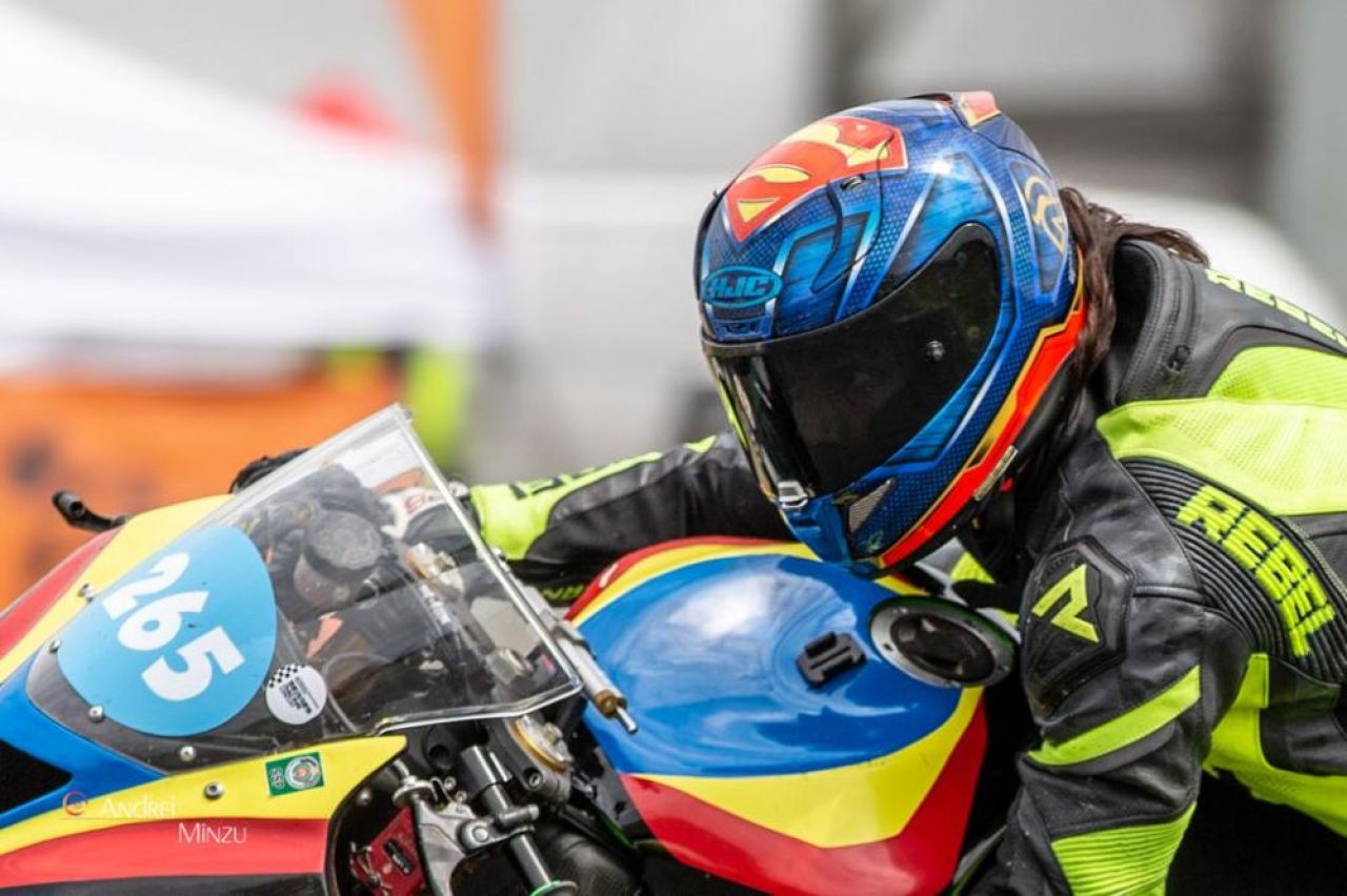 Povestea lui Vlad Chivu, campion național la motociclism. „Mâna mea se ținea doar în fiare!