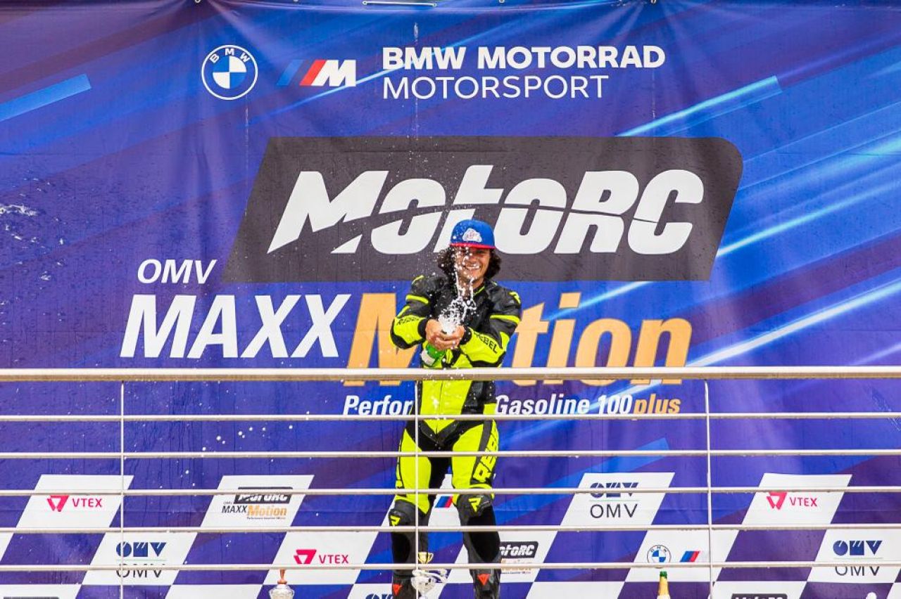 Povestea lui Vlad Chivu, campion național la motociclism. „Mâna mea se ținea doar în fiare!