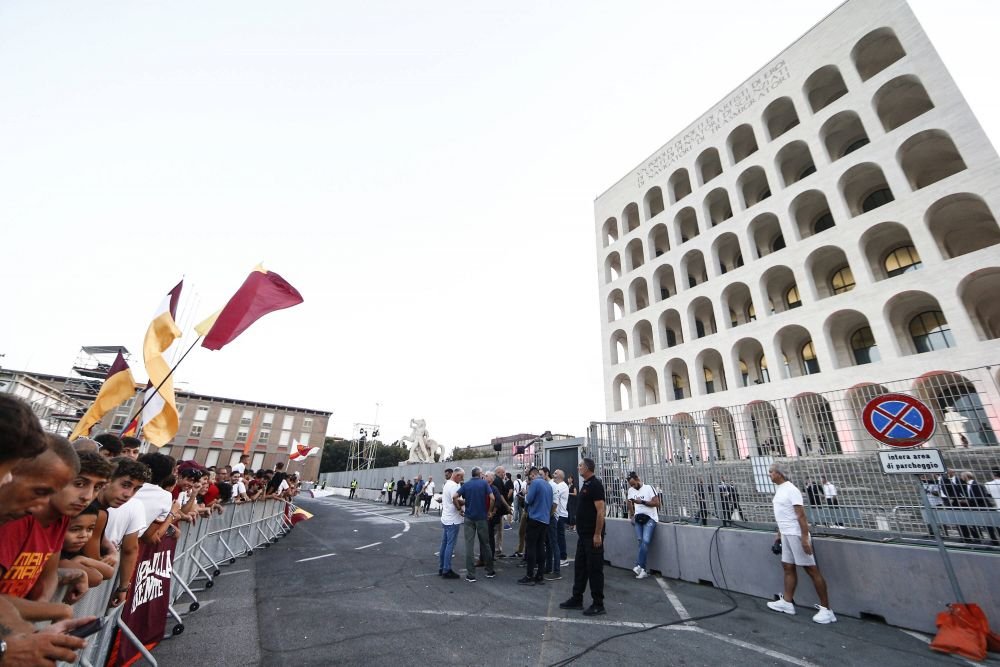 Imagini de colecție la Roma! Paulo Dybala, prezentat în fața a 10.000 de fani_6