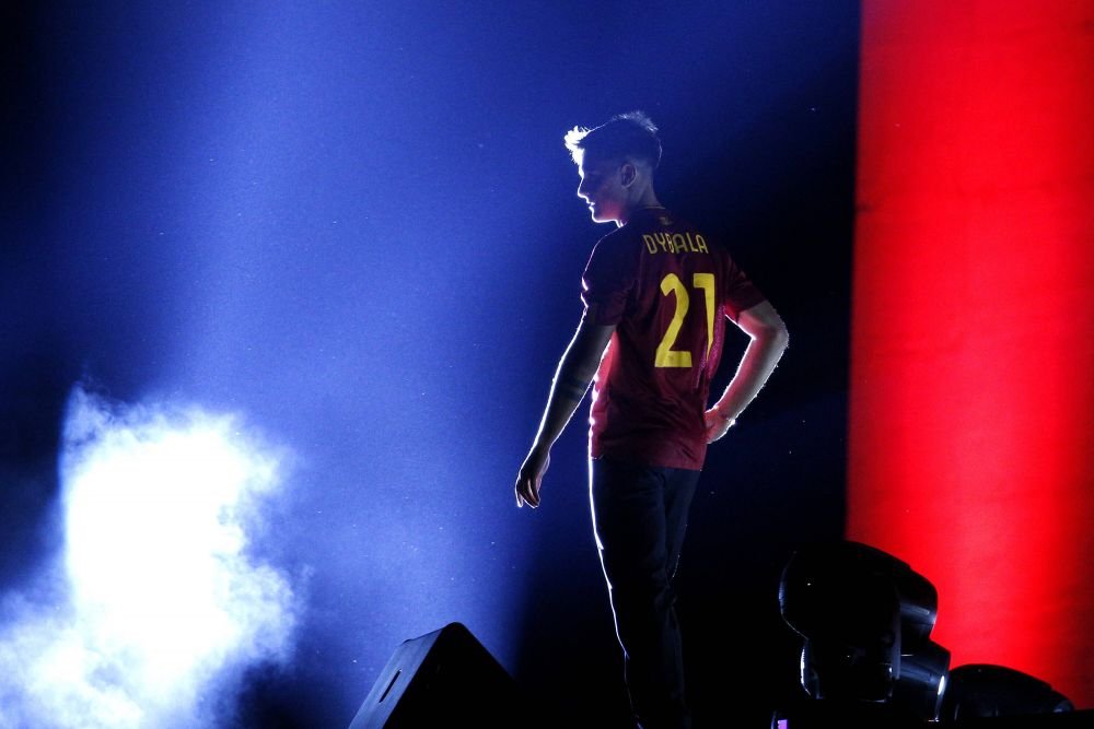 Imagini de colecție la Roma! Paulo Dybala, prezentat în fața a 10.000 de fani_12