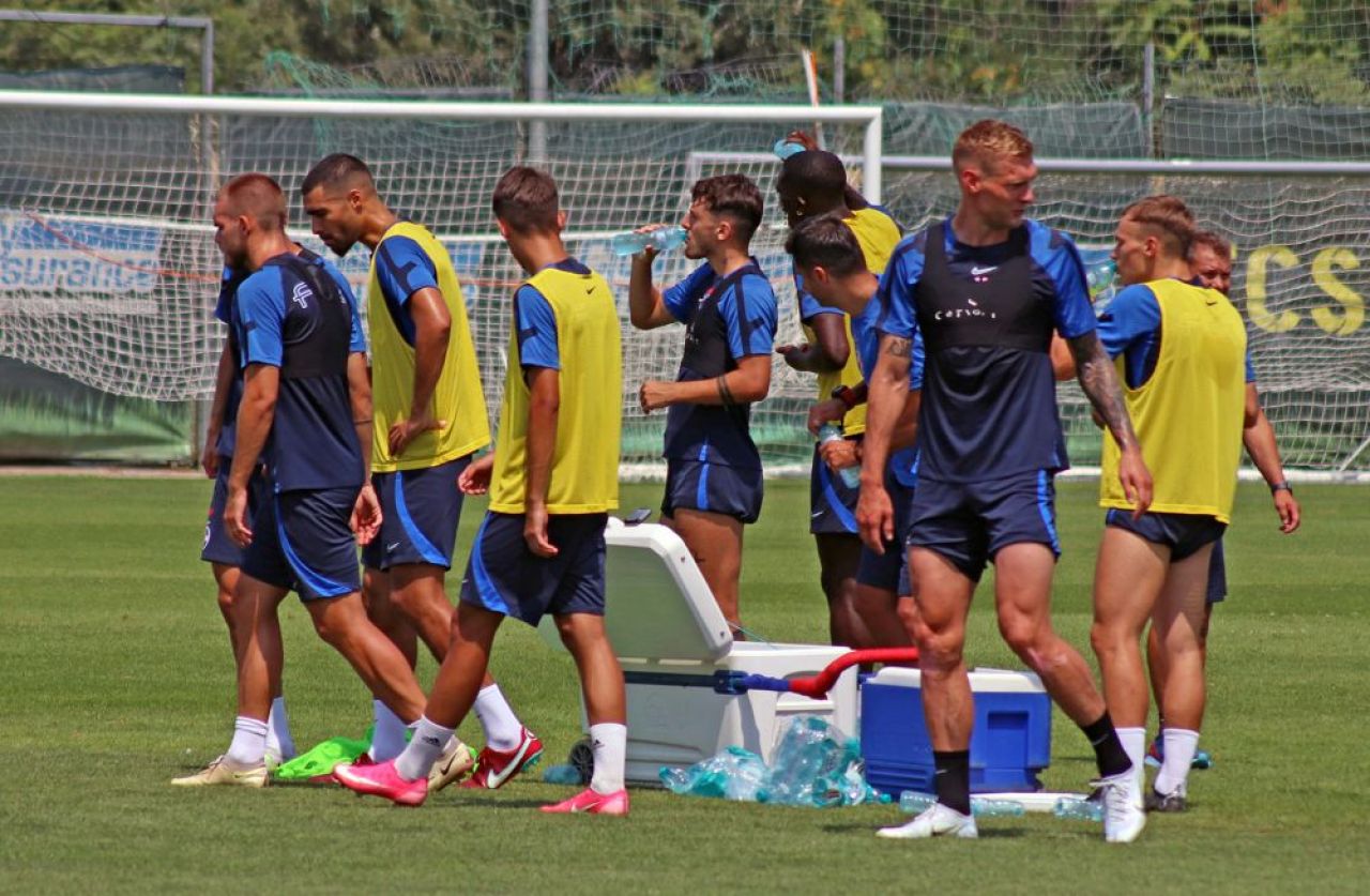 Sahara din Berceni! FCSB a pregătit meciul cu Saburtalo la aproape 45 grade Celsius _3