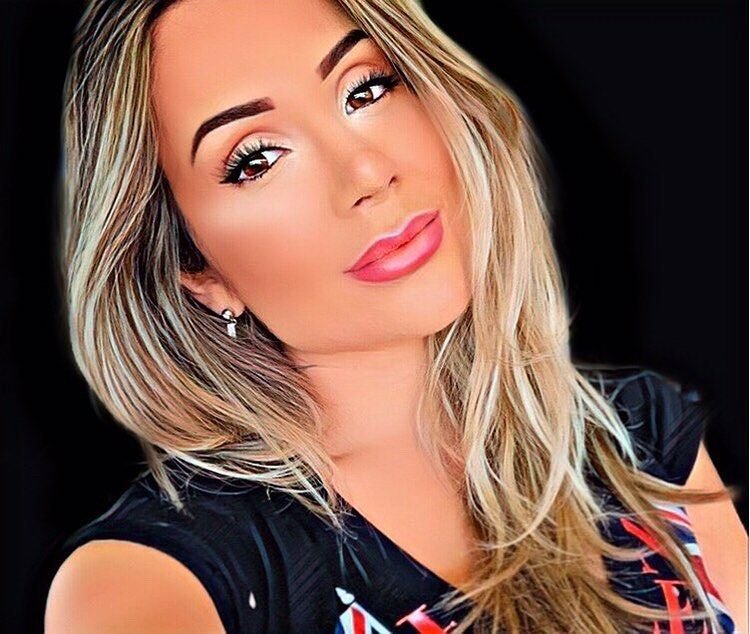 Nu se pune nimeni cu partenera lui Roberto Firmino! Apariții fierbinți pe rețelele social media_8