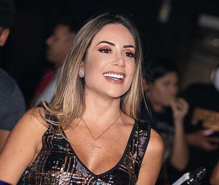 Nu se pune nimeni cu partenera lui Roberto Firmino! Apariții fierbinți pe rețelele social media_10