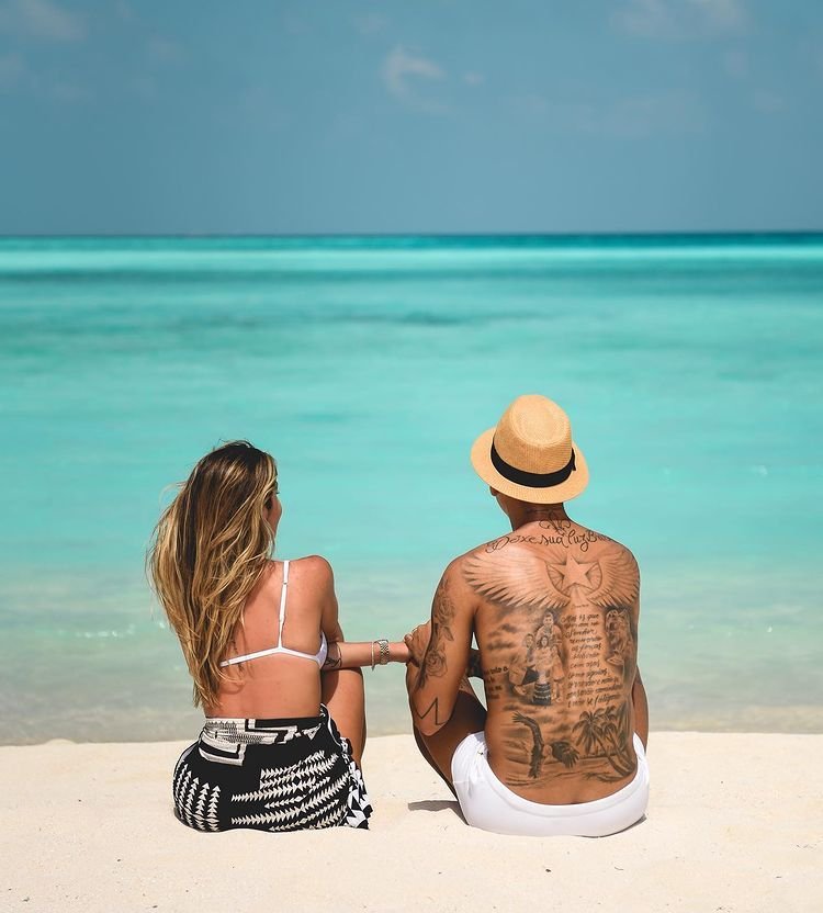 Nu se pune nimeni cu partenera lui Roberto Firmino! Apariții fierbinți pe rețelele social media_23