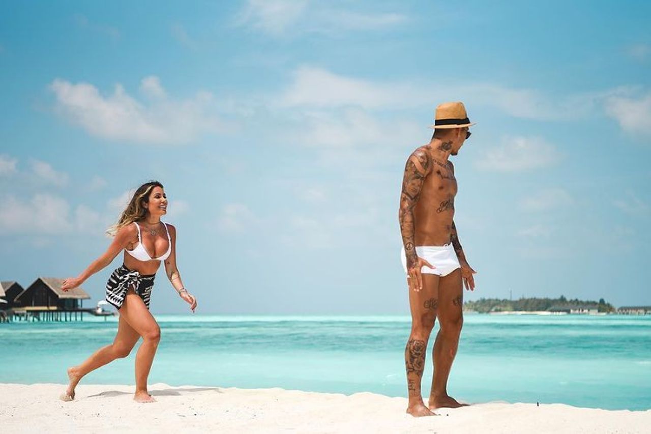 Nu se pune nimeni cu partenera lui Roberto Firmino! Apariții fierbinți pe rețelele social media_21