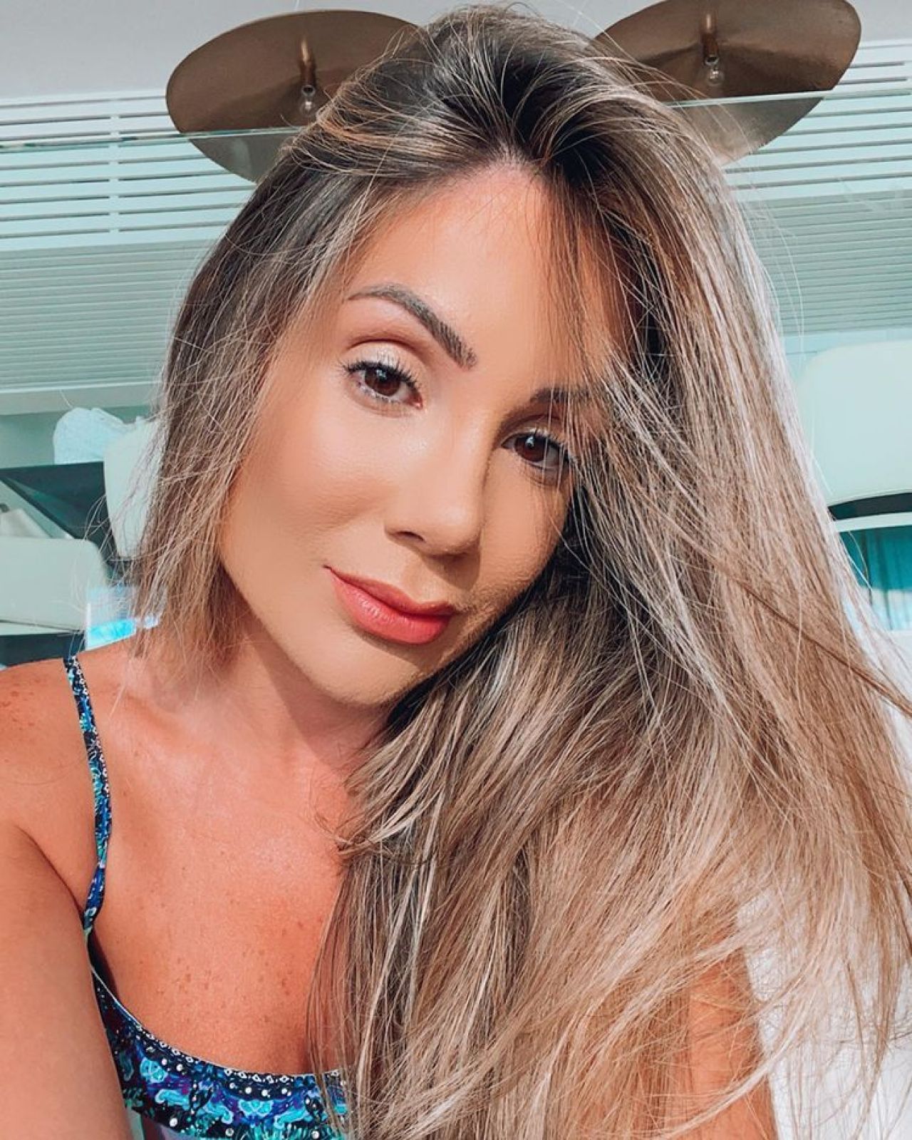 Nu se pune nimeni cu partenera lui Roberto Firmino! Apariții fierbinți pe rețelele social media_35