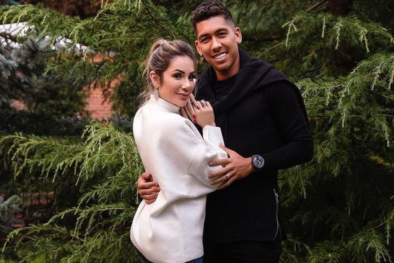 Nu se pune nimeni cu partenera lui Roberto Firmino! Apariții fierbinți pe rețelele social media_42