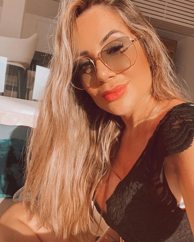 Nu se pune nimeni cu partenera lui Roberto Firmino! Apariții fierbinți pe rețelele social media_52