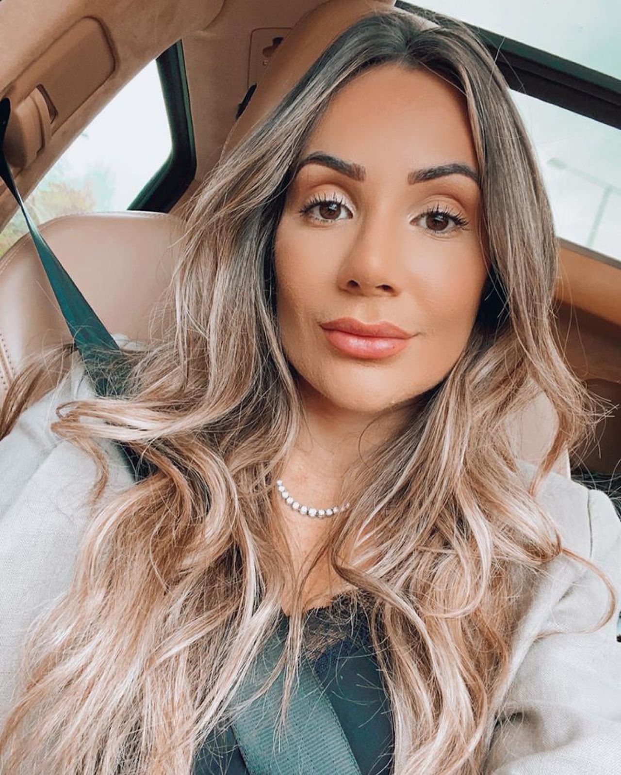 Nu se pune nimeni cu partenera lui Roberto Firmino! Apariții fierbinți pe rețelele social media_47