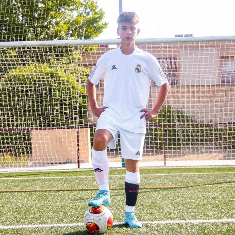Fabulos! Fabio Mihalache, junior care în ultimul sezon a marcat 102 goluri, a ajuns la Real Madrid_2